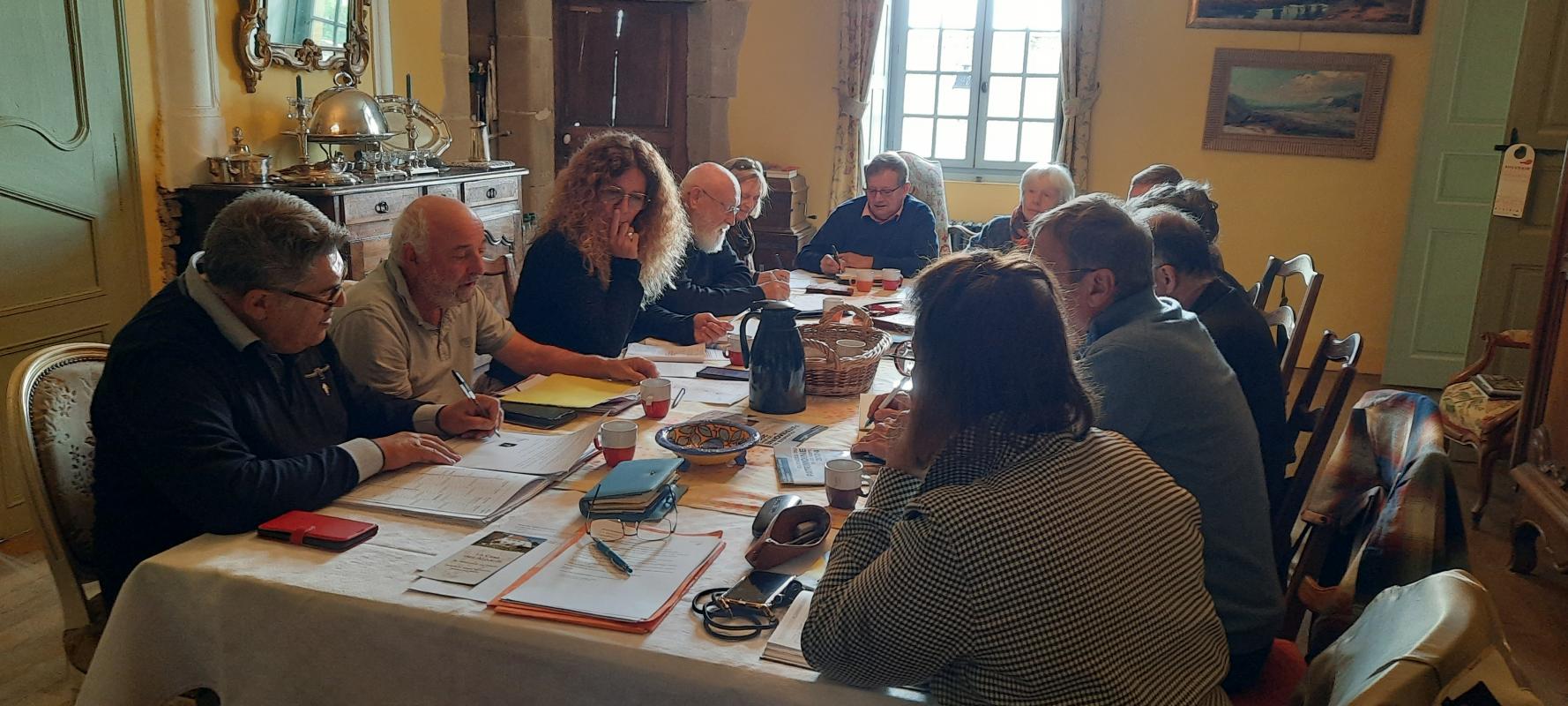 Réunion du conseil d'administration au château de Barbarin le 13 septembre 2024 CA FAPI 13 sept2024 1